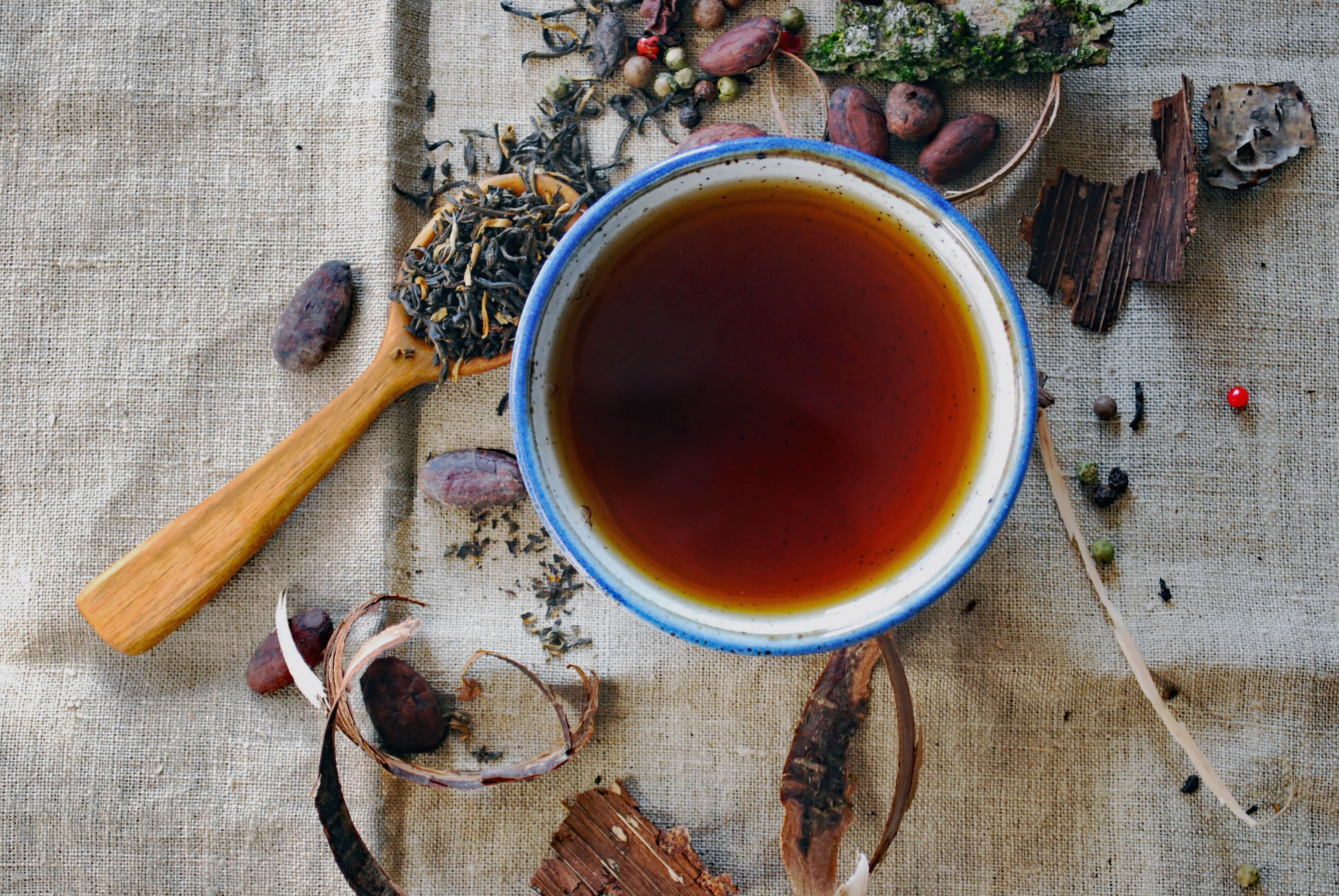 Tisane digestive contro il gonfiore post feste